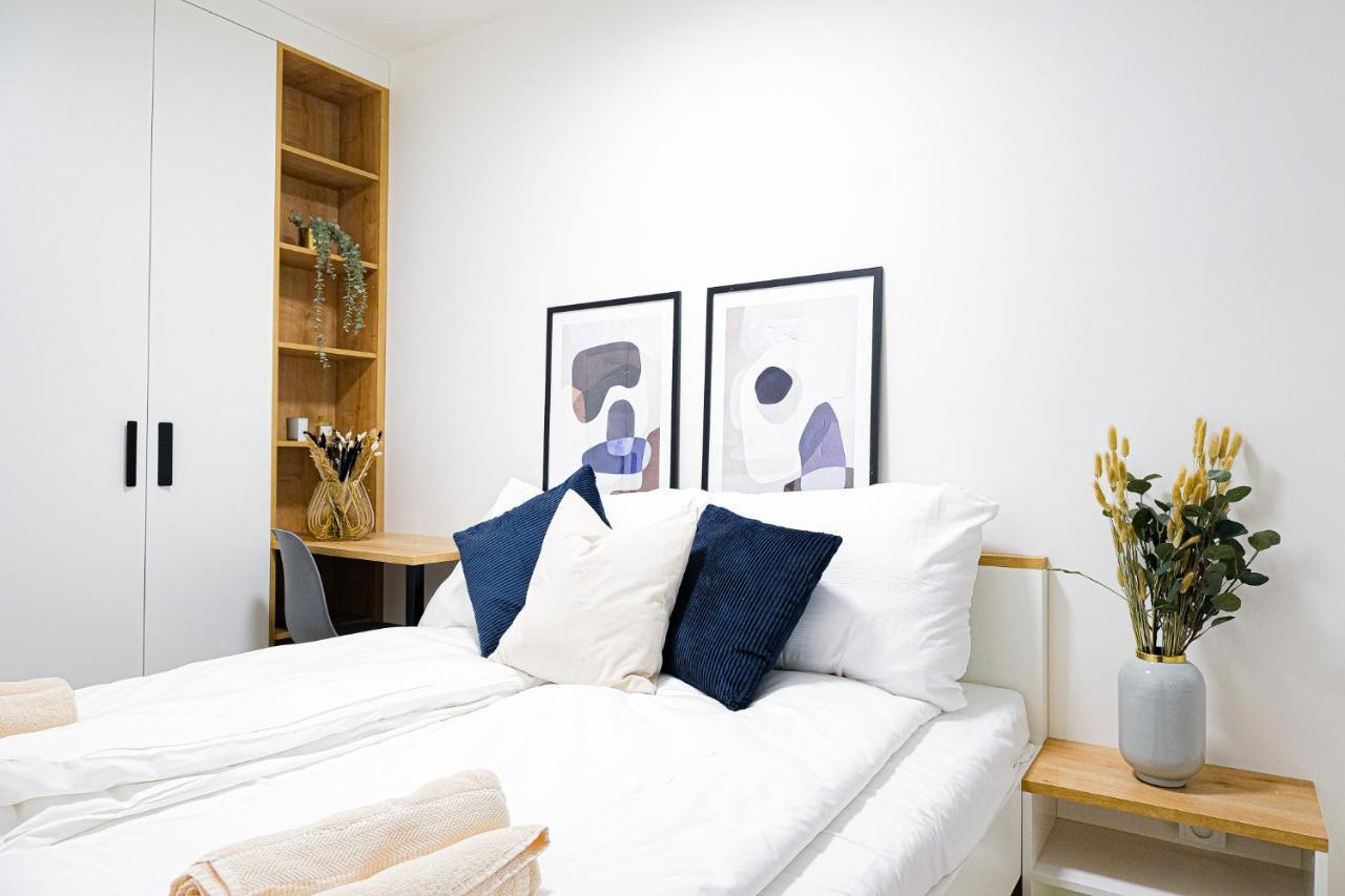 Mymozart Apartments Prague By Rentero Property מראה חיצוני תמונה