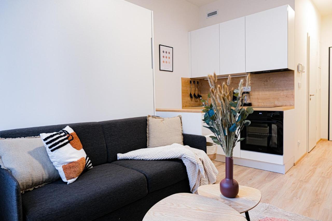 Mymozart Apartments Prague By Rentero Property מראה חיצוני תמונה